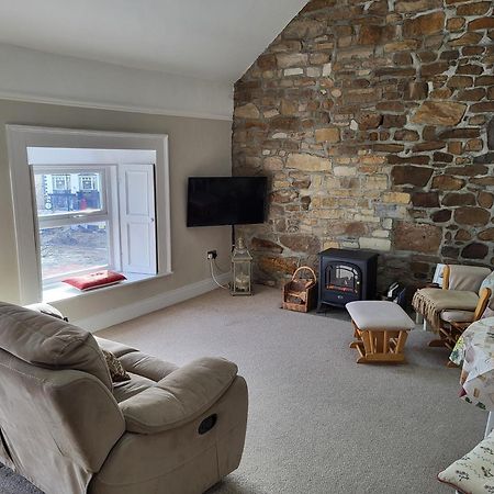 Charming 2-Bed Apartment In Donegal Town Centre Exterior foto