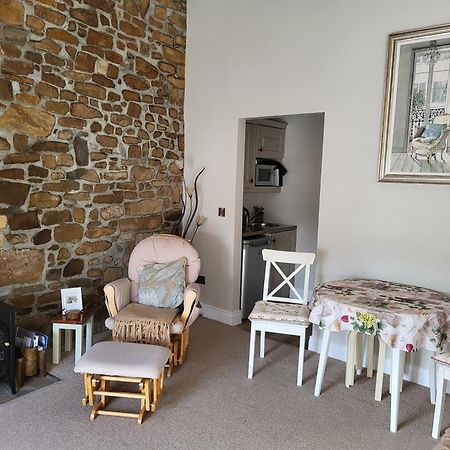 Charming 2-Bed Apartment In Donegal Town Centre Exterior foto