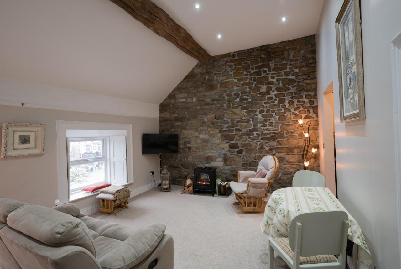 Charming 2-Bed Apartment In Donegal Town Centre Exterior foto