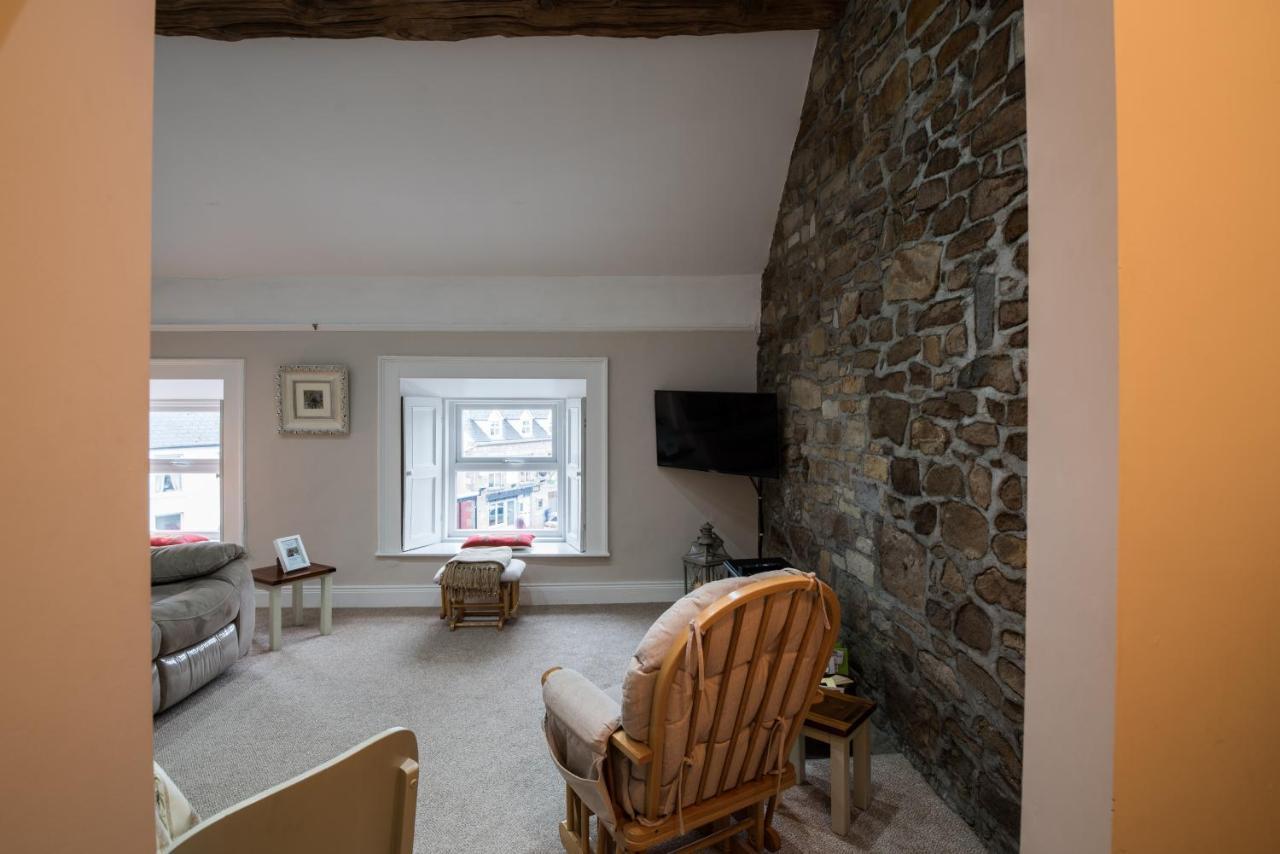 Charming 2-Bed Apartment In Donegal Town Centre Exterior foto