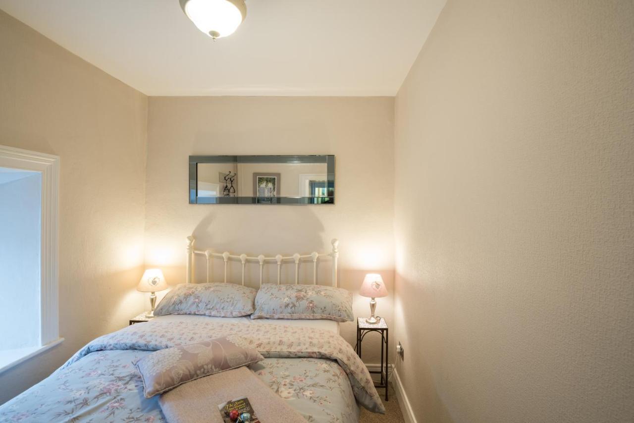 Charming 2-Bed Apartment In Donegal Town Centre Exterior foto