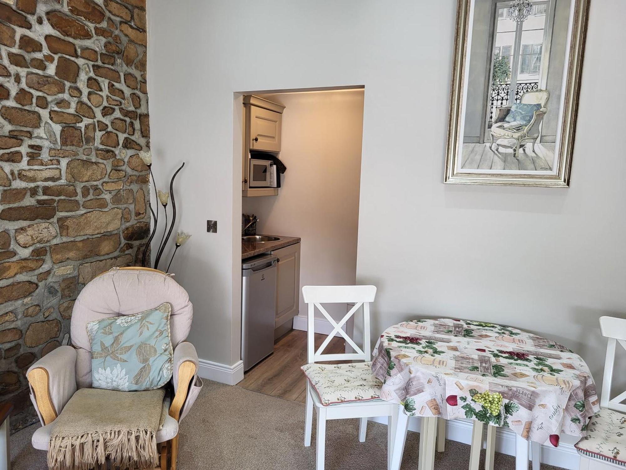 Charming 2-Bed Apartment In Donegal Town Centre Exterior foto