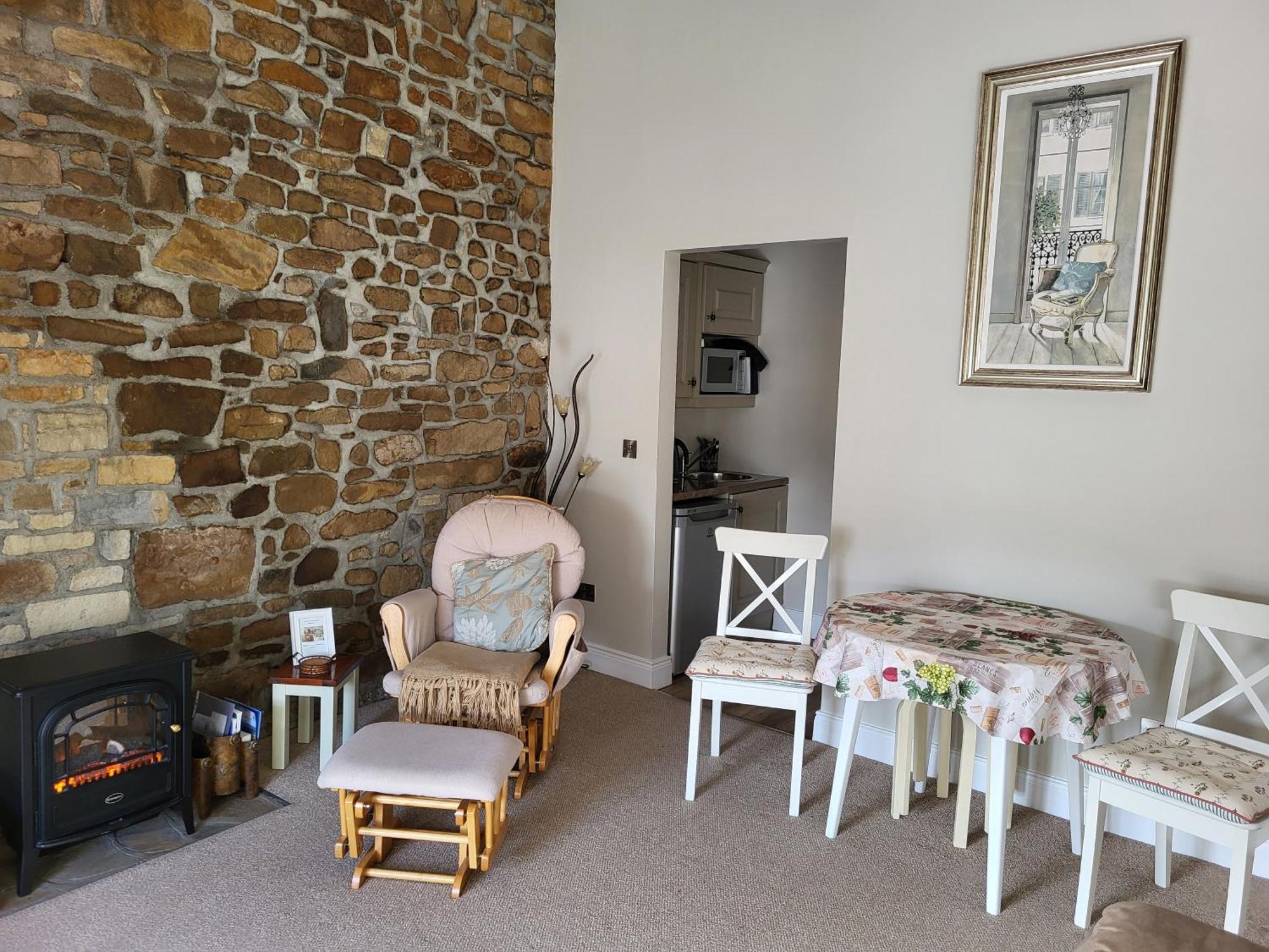 Charming 2-Bed Apartment In Donegal Town Centre Exterior foto