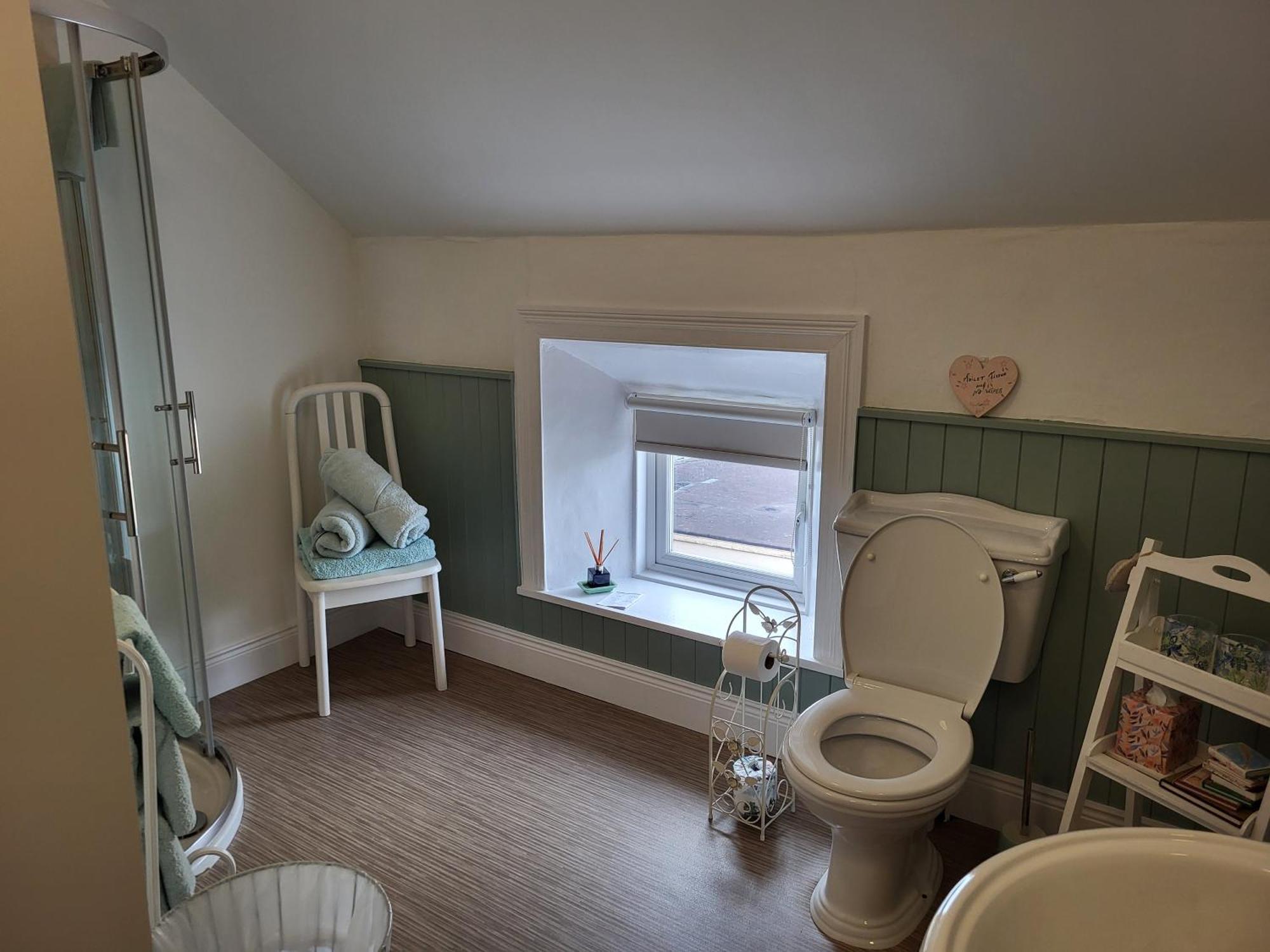 Charming 2-Bed Apartment In Donegal Town Centre Exterior foto