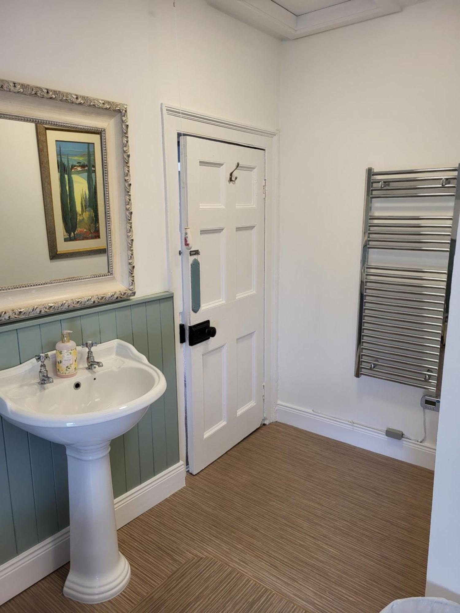 Charming 2-Bed Apartment In Donegal Town Centre Exterior foto